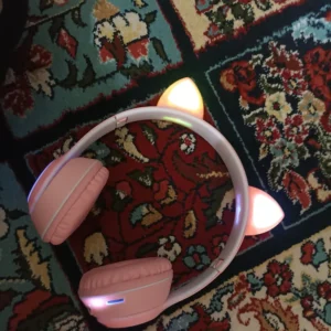 هدفون بلوتوثی مدل گربه ای بدون قابلیت نویز کنسلینگ صورتی کدm22704